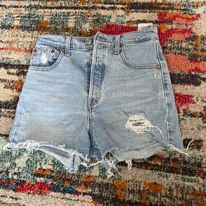 Levi’s Ribcage Shorts